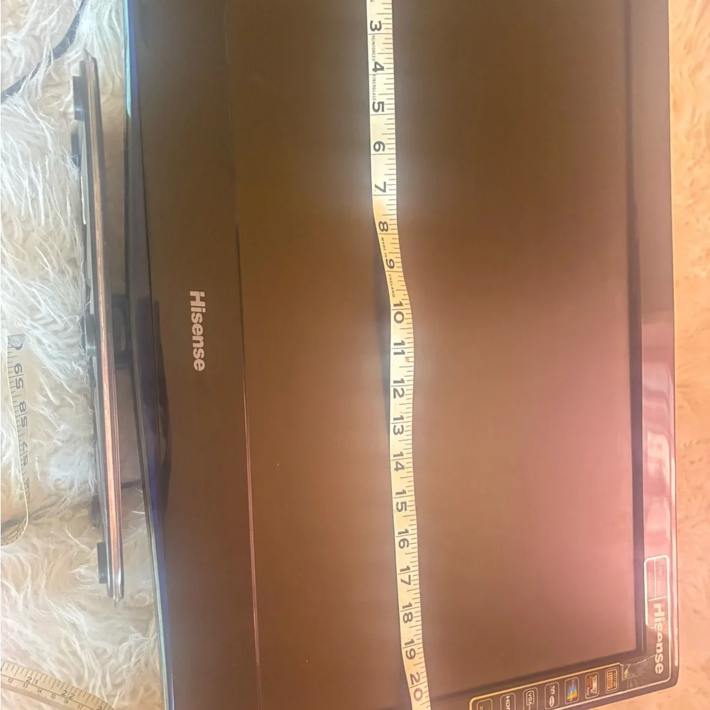 Hisense 20” flat screen tv